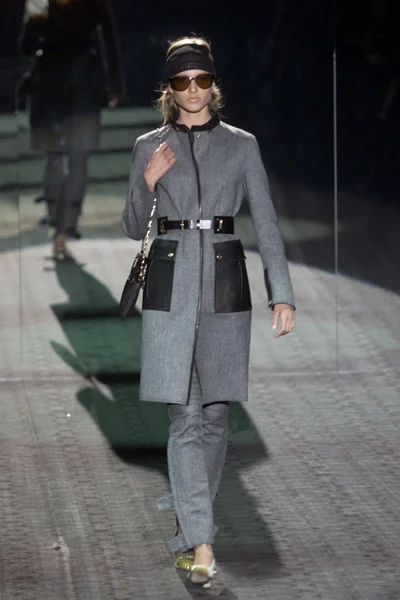 Look 12